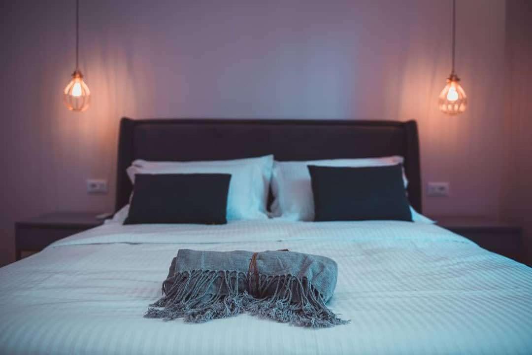 Tam Centre Luxury Serviced Apartments Tirana Bagian luar foto